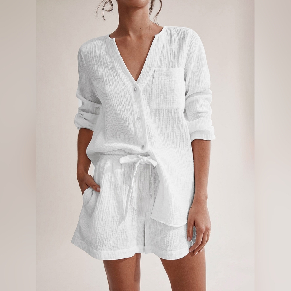 NWT - Boutique -Set Of Cotton Notched White Long Sleeve Top and Shorts  - Size M